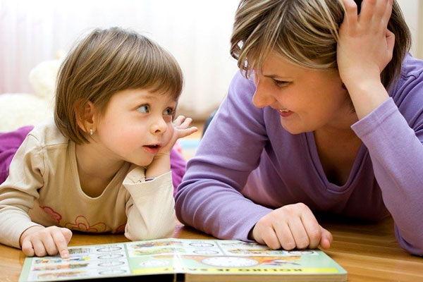 3 money lessons smart parents teach their daughters